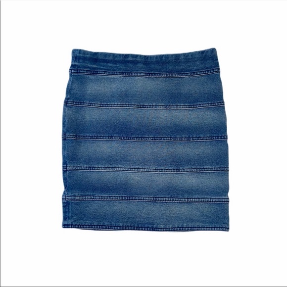 BCBGMaxAzria Dresses & Skirts - BCBGMaxAzria jean bandage skirt